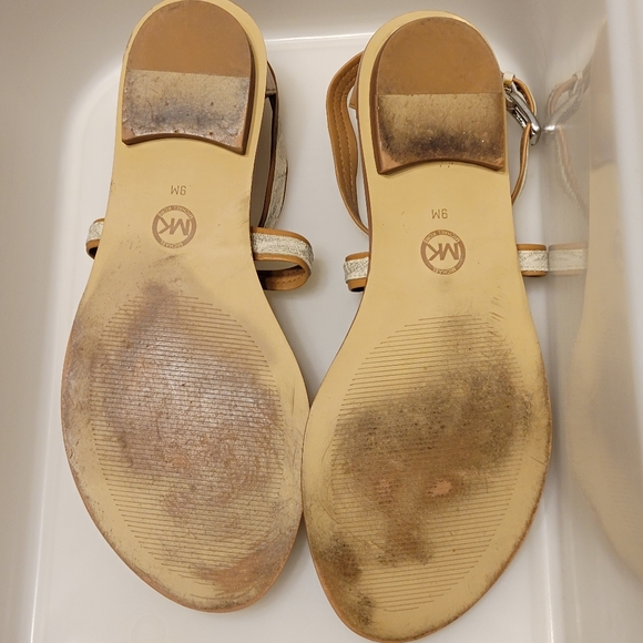 MICHAEL Michael Kors "Darci" Leather Embossed Thong Sandals - Size 9M - Picture 4 of 4